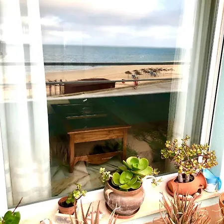 Gatu Premium Isabel Terraza,parking,1ºlinea Playa,wifi,vista Al Mar , Preferente Mayores De 25 Anos Y Familias Cadix